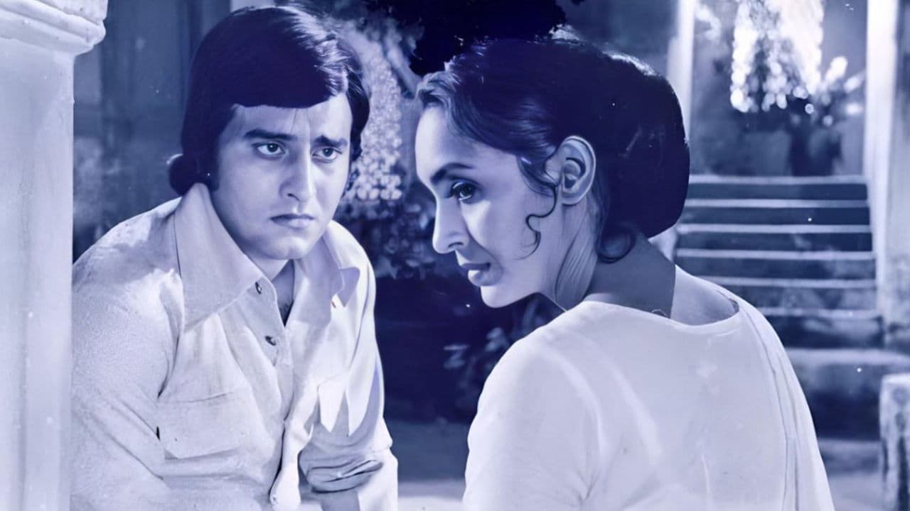 Main Tulsi Tere Aangan Ki