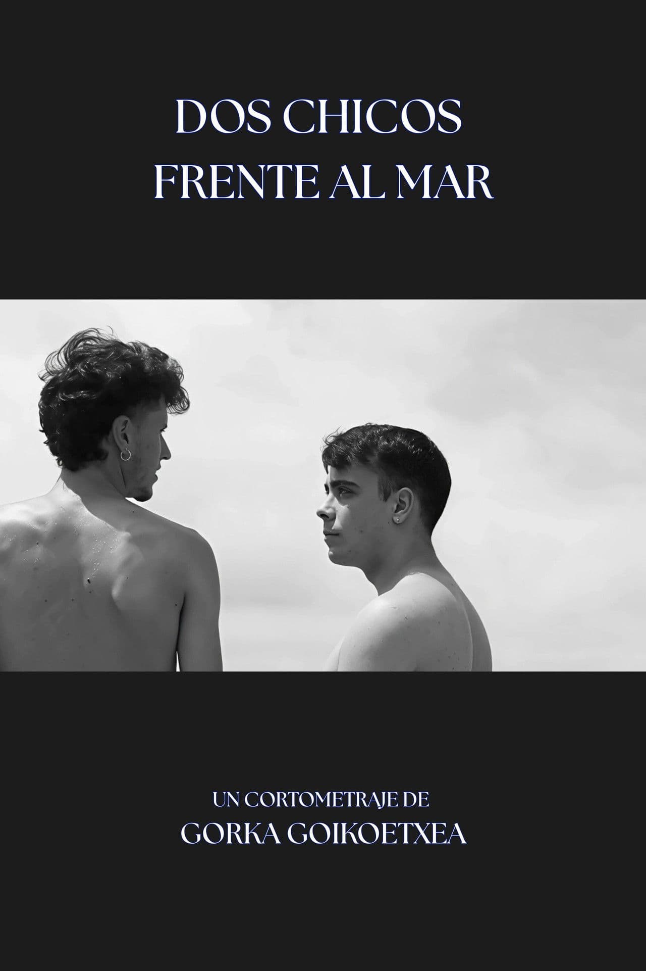 Dos Chicos Frente al Mar