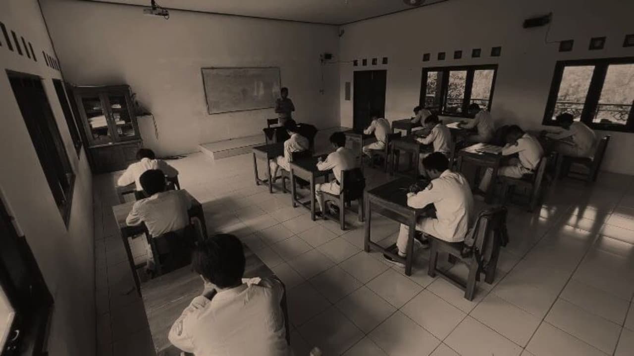 Hegemony of Reality with Silent Fantasy