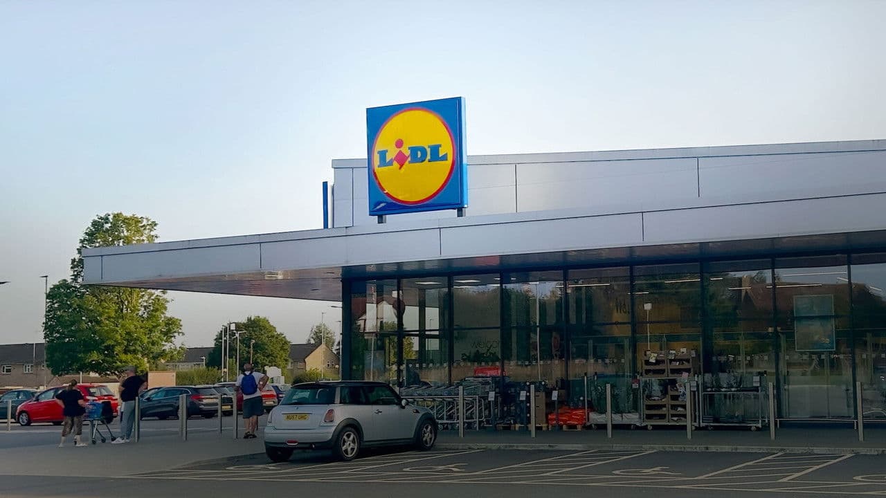 Lidl: Behind the Scenes 24/7