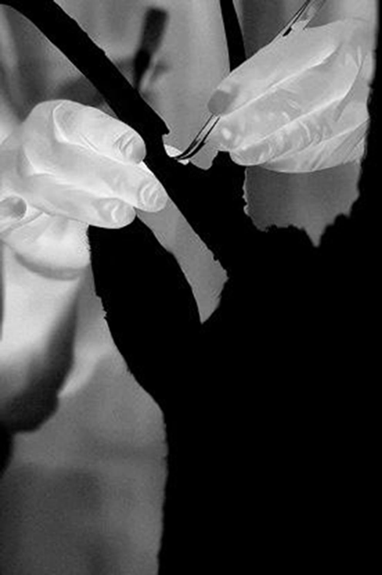 Extramission: The Capture of Glowing Eyes