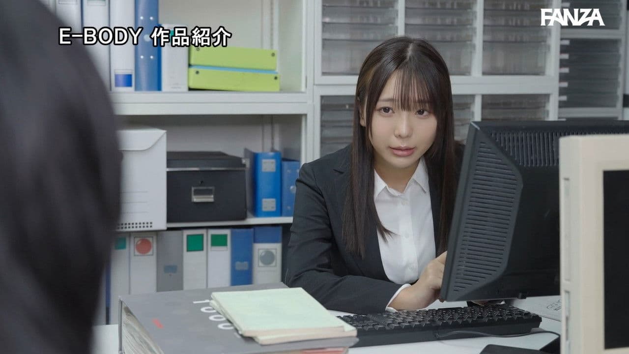 残業中に大雨で帰れなくなり世話焼きな同僚宅に泊まることに… 濡れた美巨乳と無防備なパジャマ姿に興奮した僕は嫁がいるのに朝まで何度も不倫中出し