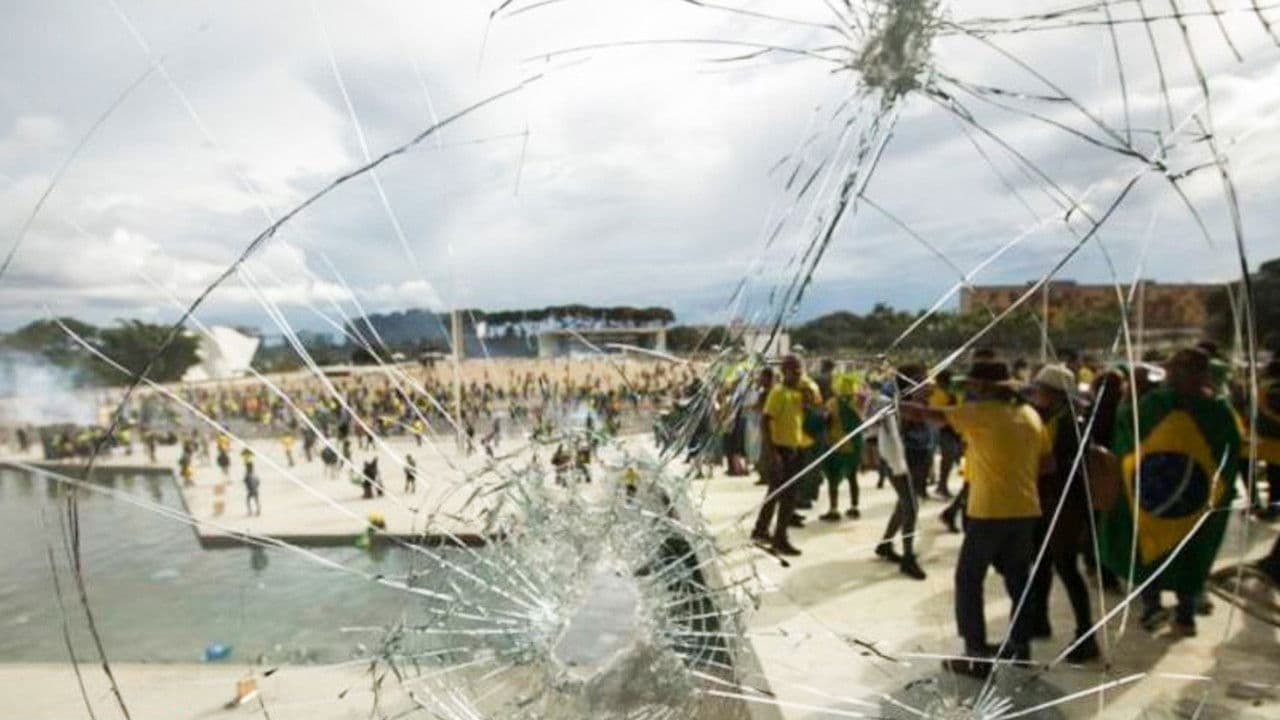 8 de Janeiro: O Dia que Abalou o Brasil