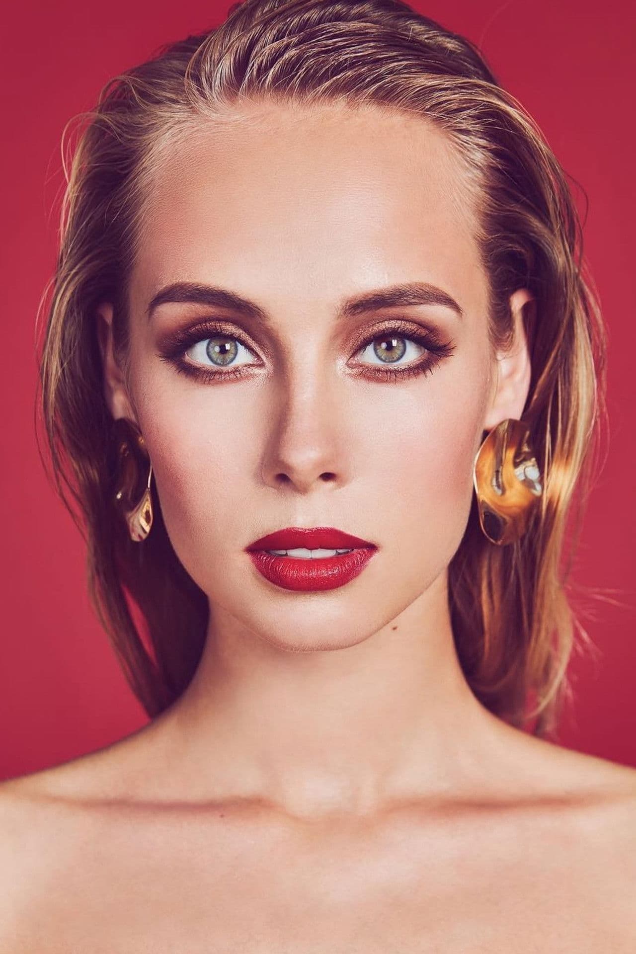 София Персиянинова