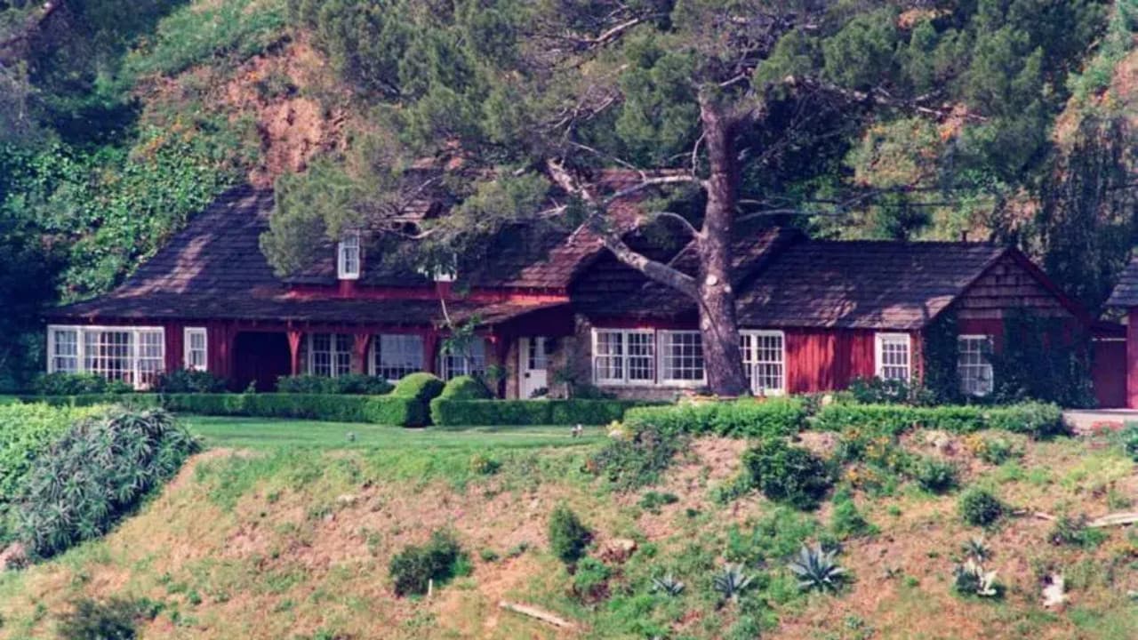 Haunted Homes of Hollywood