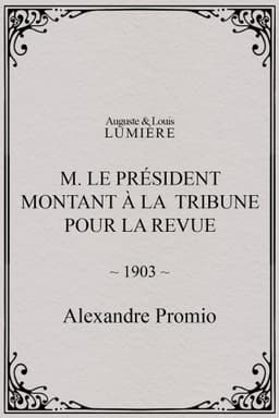 M. le président montant à la tribune pour la revue