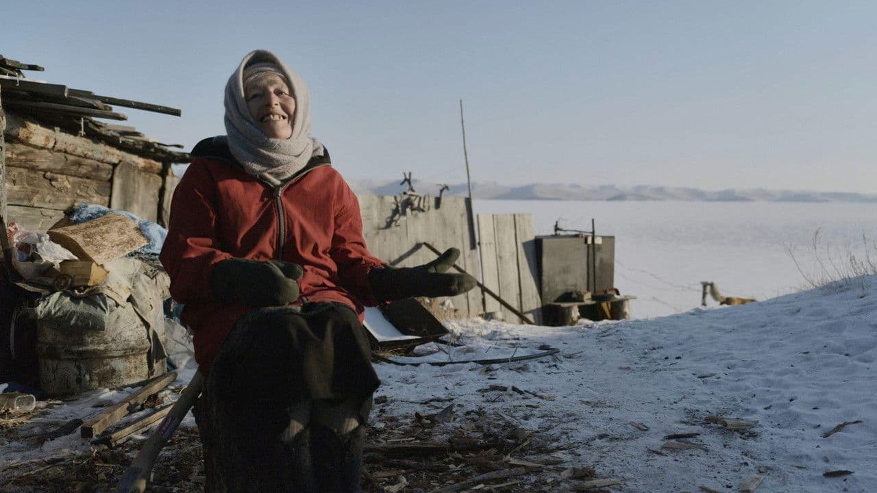 Die alte Frau und der See: Winter am Baikal